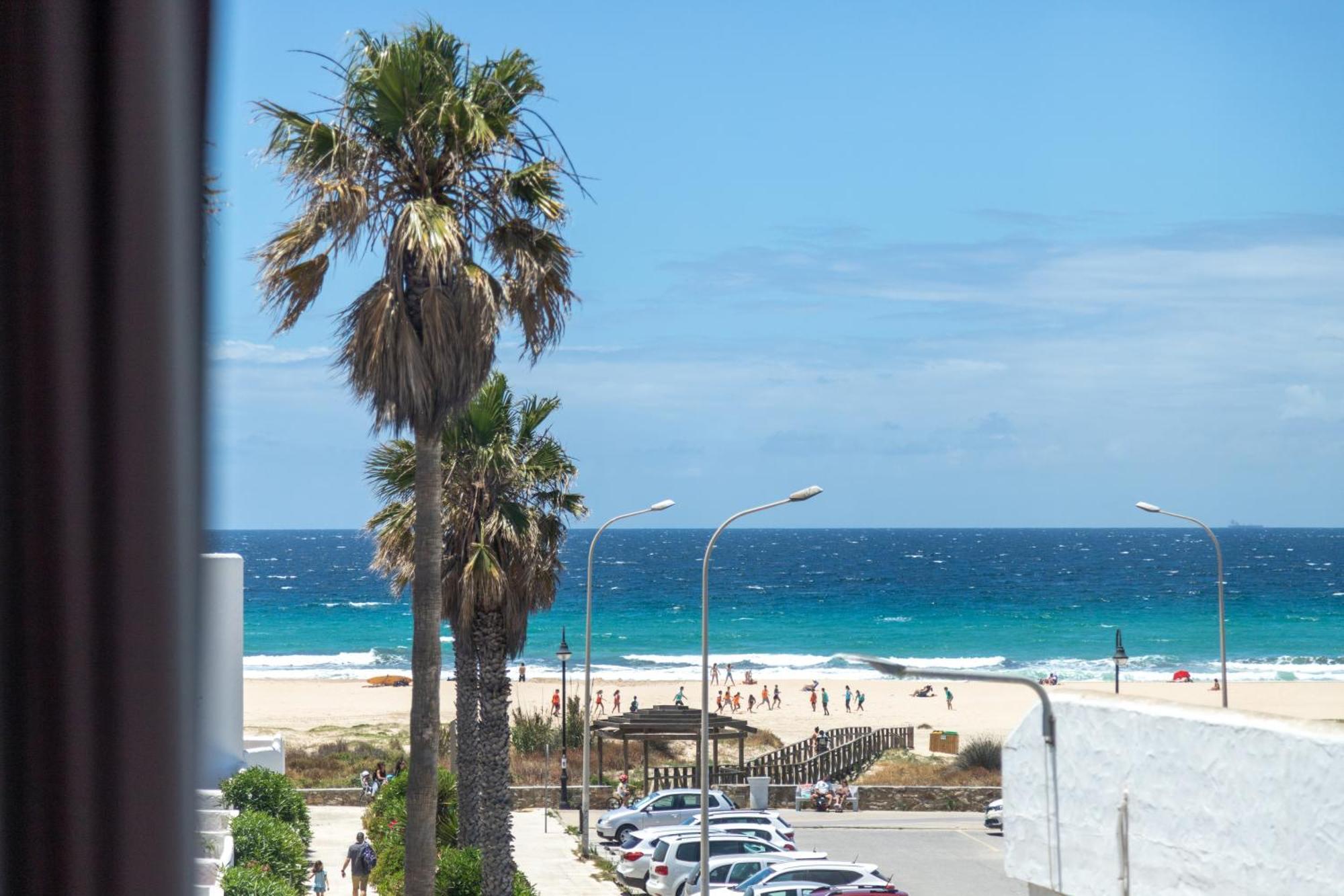 Beachfront Aqua Livingtarifa Bagian luar foto