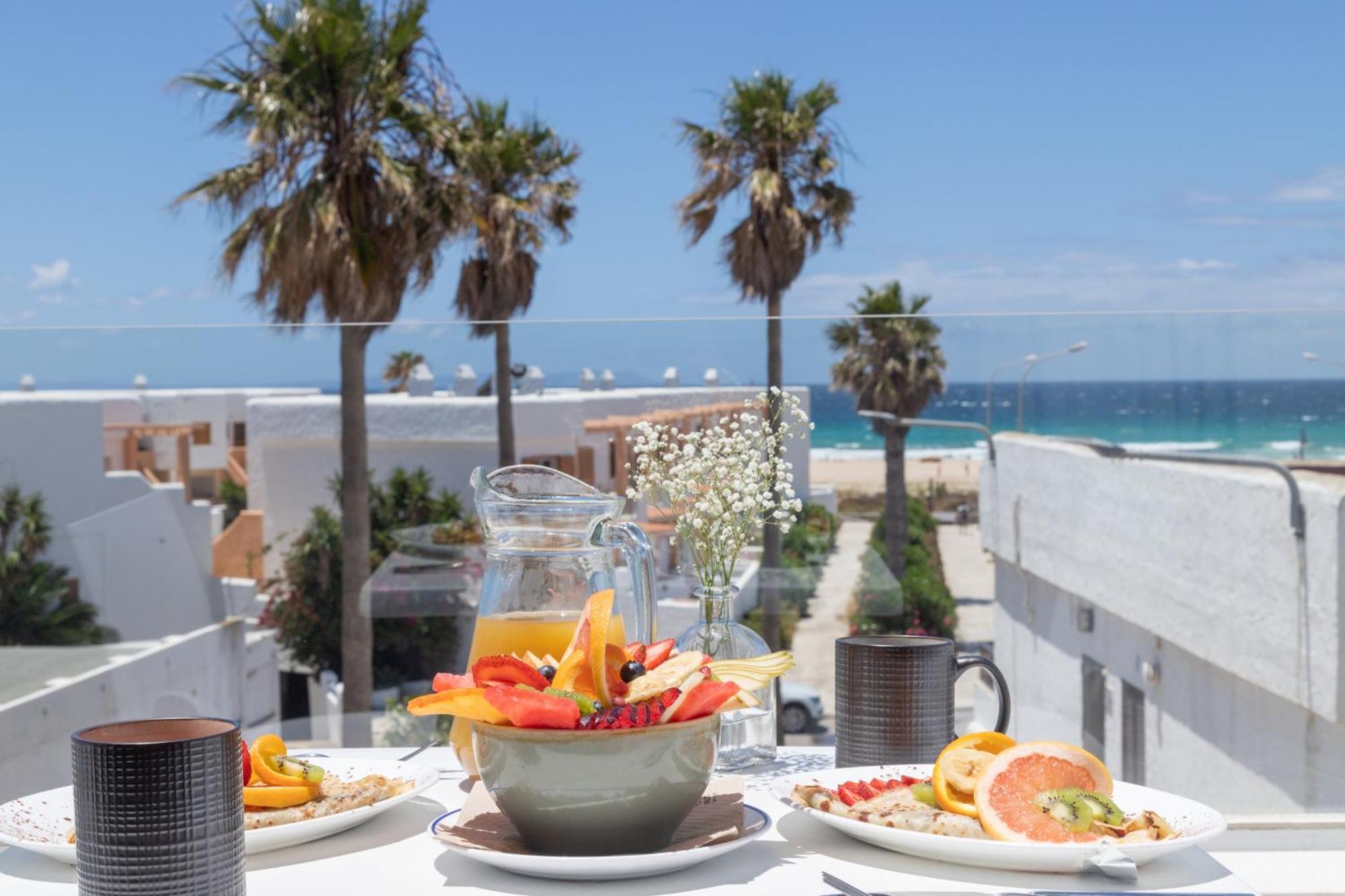 Beachfront Aqua Livingtarifa Bagian luar foto